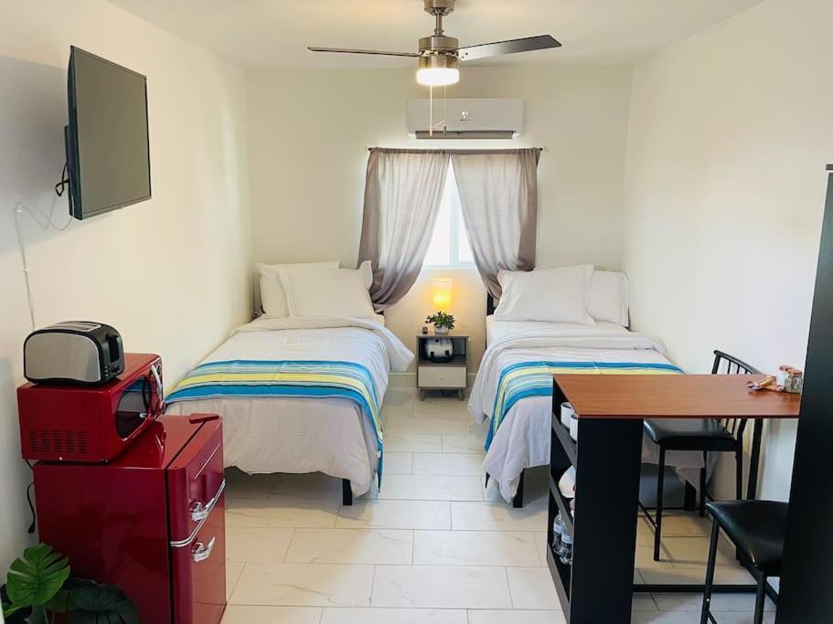 Apartemen Your Downtown With Amenities Unit B