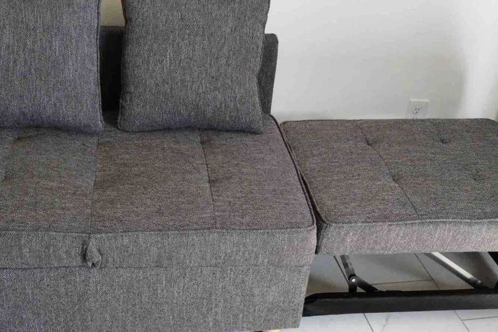 Your Downtown With Amenities Unit B Apartemen Phoenix